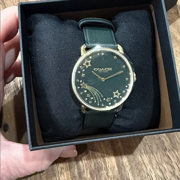 NWT Coach Watch with Green Strap and Gold Starry Face - Picture 8 of 9